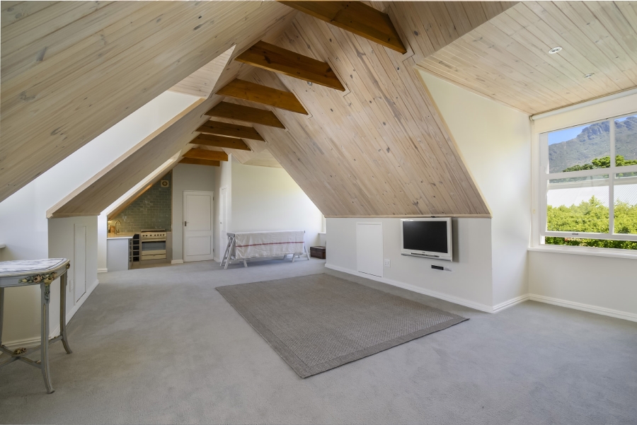 5 Bedroom Property for Sale in Constantia Western Cape